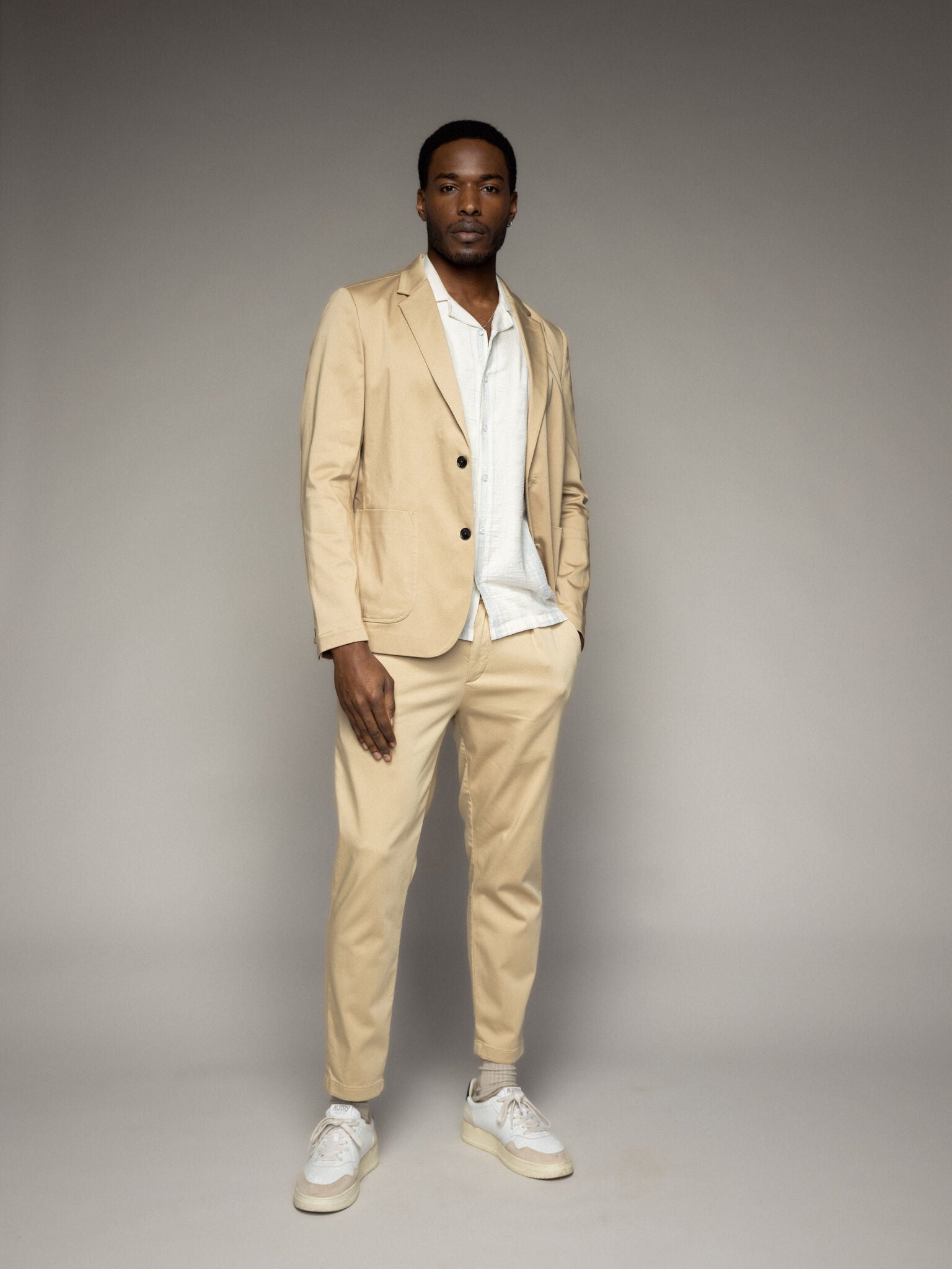 Modelshot / Light Sand / Detail